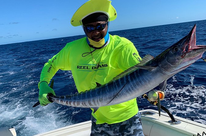 4 hours 38ft Reel Dreams Private Charter in Nassau - Is $990 a fair price for the charter?