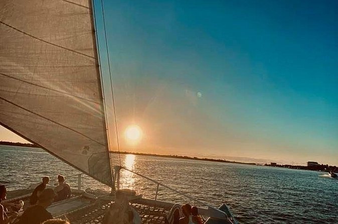 All Inclusive Sunset Dinner Cruise in Nassau Bahamas - Drinks, music, and the social side