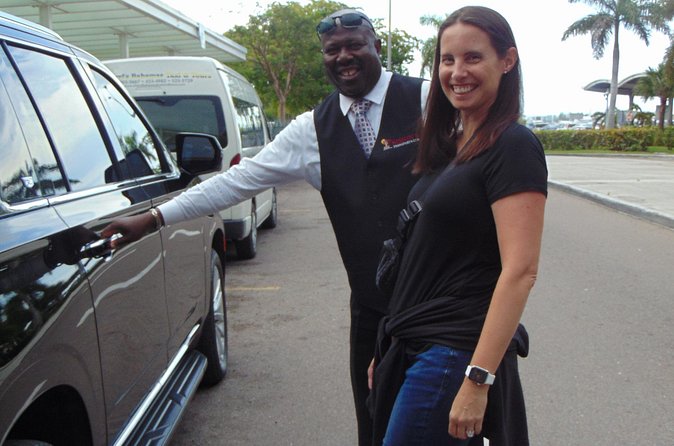 Bahamas Airport Transportation w/Free Grocery Stop-1 Way Private - The grocery and liquor stop