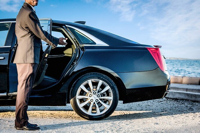 Bahamas Airport Transportation w/free Grocery Stop- Round Trip - Key points at a glance