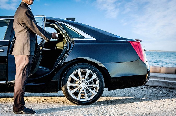 Bahamas Airport Transportation w/free Grocery Stop- Round Trip - Airport departures require a little preparation