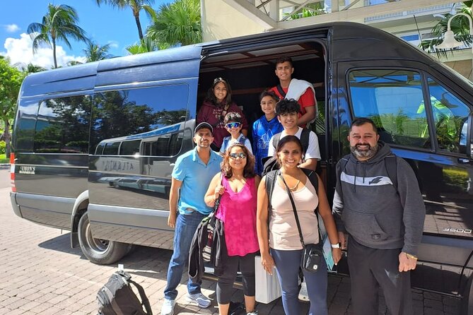 Bahamas Airport Transportation w/free Grocery Stop- Round Trip - The grocery stop is the practical highlight