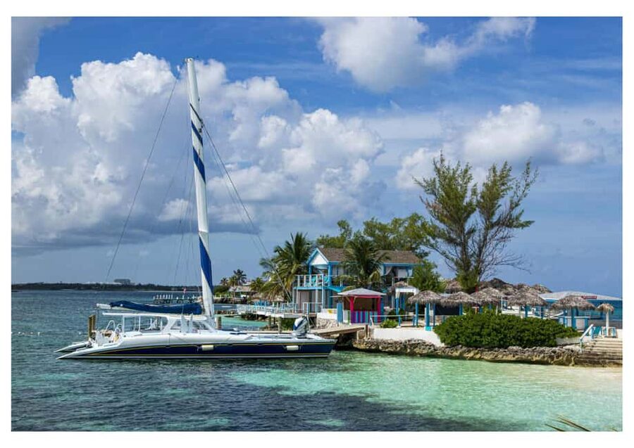 Bahamas: Swimming Pigs & Snorkeling Cruise with Lunch & Rum - Snorkeling near Athol Island