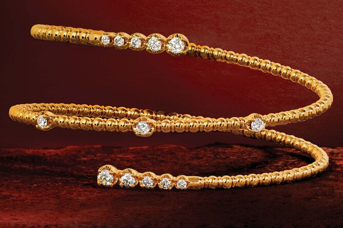 Champagne and Diamond Shopping Experience in Downtown, Bahamas - A polished start in downtown Nassau