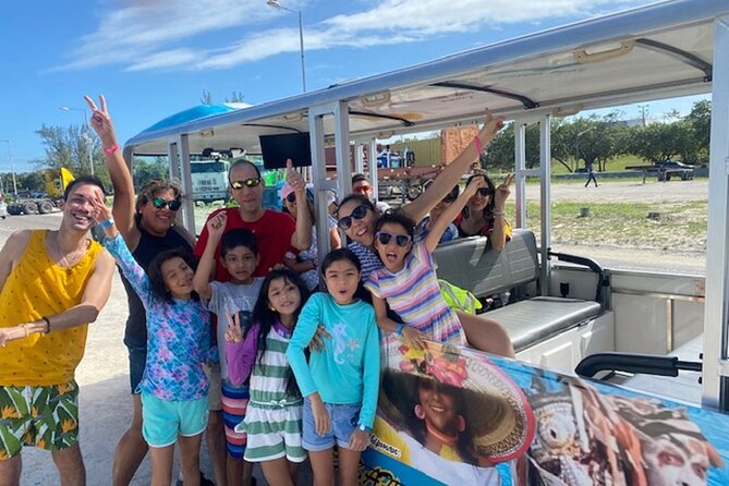 CHIPPIES BAHAMAS Island Tours : Feel The Culture - Meeting at the Straw Market