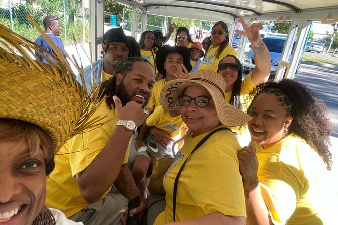 CHIPPIES BAHAMAS Island Tours : Feel The Culture - Arawak Cay and the taste of Fish Fry