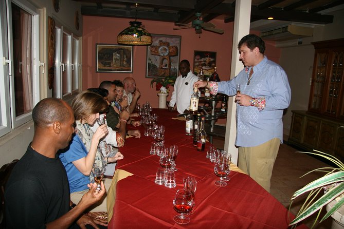 Cigar Demo and Rum Tasting at Graycliff Cigar Company - The hands-on rolling lesson