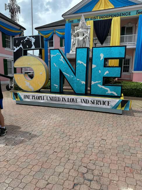 Customizable half day group tour (price per vehicle) - Queen’s Staircase and Fort Fincastle
