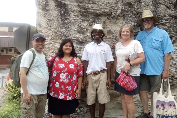 Dilly Dally Walking Tour of Nassau Attractions - The Straw Market finishes the walk