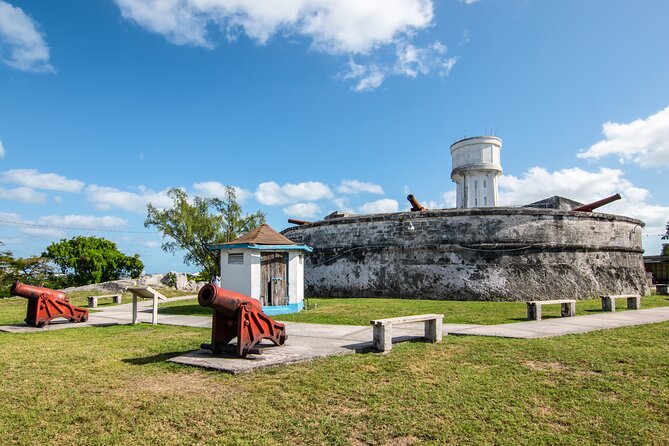 Discover Nassau Sightseeing Tour plus Atlantis Resort Visit - Crossing to Paradise Island