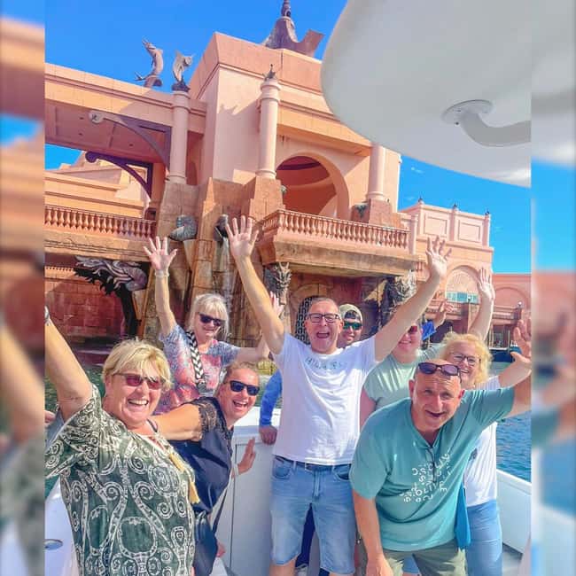 From Nassau: Swim with Pigs Safari - Meeting the swimming pigs at Pig Beach