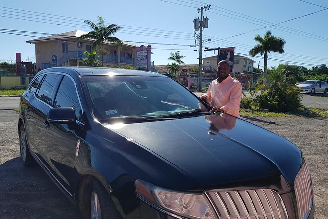 Luxury MKT Town Car Private Roundtrip Transfer - What this Nassau transfer actually includes