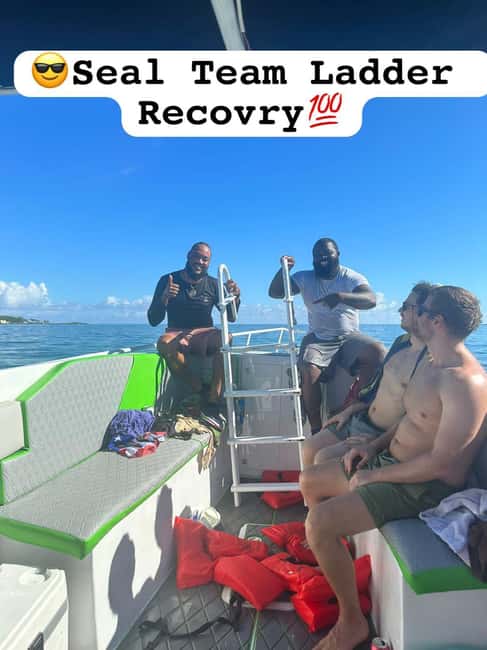 Nassau: 3 Islands Tour, Snorkel, Pig Beach, Turtles & Lunch - Meeting the swimming pigs