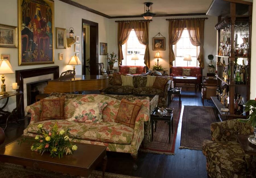 Nassau: Afternoon Tea at Graycliff Hotel and Restaurant - Choosing between black, green, herbal tea, coffee, and chocolate
