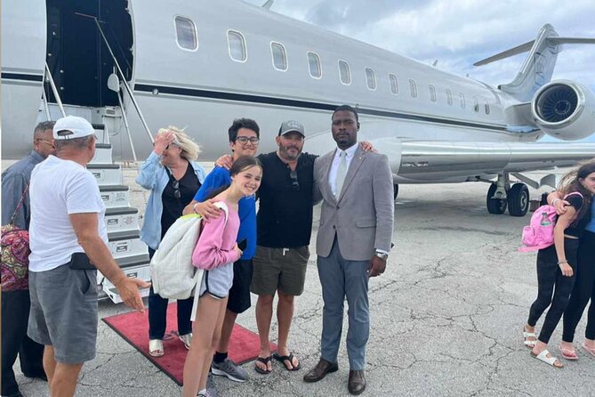 Nassau, Bahamas Private Airport Transfers - Choosing between a sedan, SUV, and van