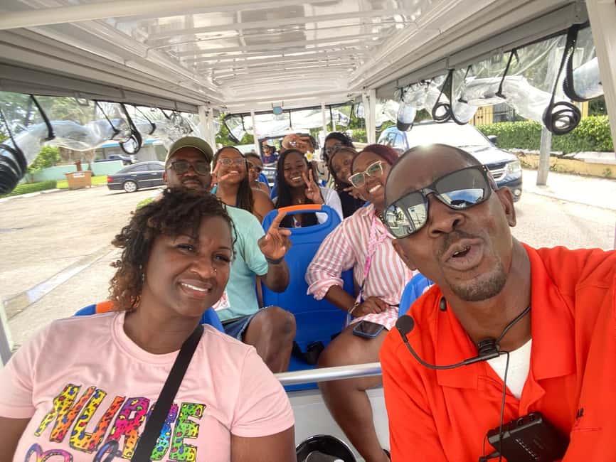 Nassau: Electric Bus Tour with Food & Drink Samples - Rum Cake Factory: a sweet Bahamian stop