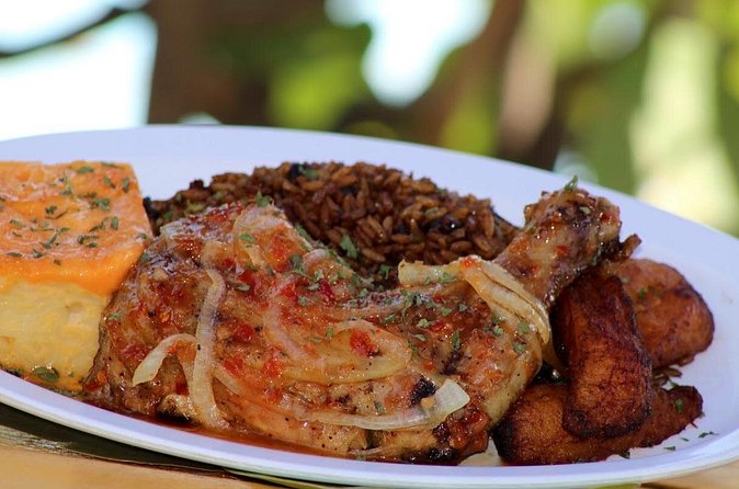 Nassau Food and History Bus Tour - A Bahamian lunch that completes the meal