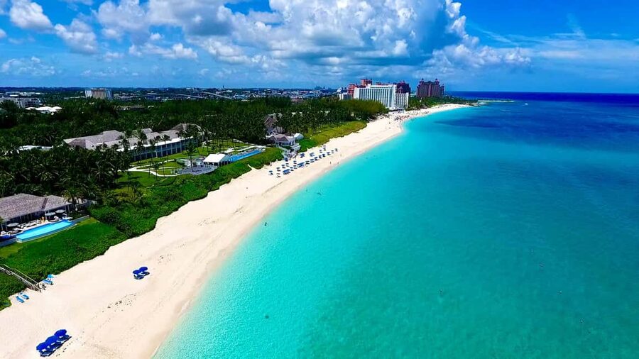 Nassau: Historic City Tour with Drink and Food Tasting - Nassau in 150 minutes: history with something to eat
