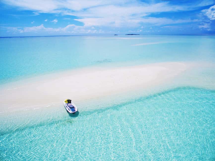 Nassau: Jet Ski Adventure - Montagu Beach gives the ride room to breathe