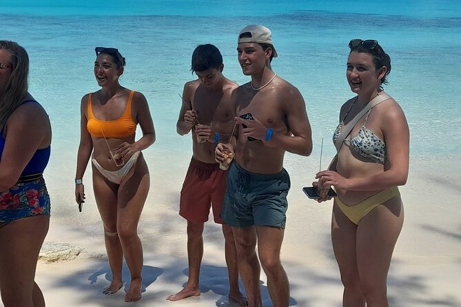 Nassau, Private Swimming Pig, Island Hopping, Snorkeling, Turtles - What the crew adds to a private booking