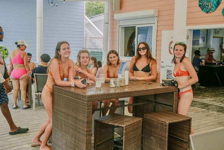 Nassau: ROSE ISLAND PERFECT BEACH DAY GROUP GETAWAY - Should You Book the Rose Island Beach Day?