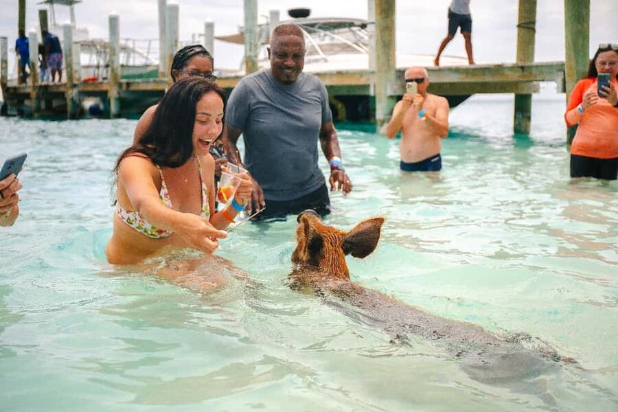 Nassau: Rose Island's Sand Dollar Beach Resort - The boat ride from Nassau to Rose Island