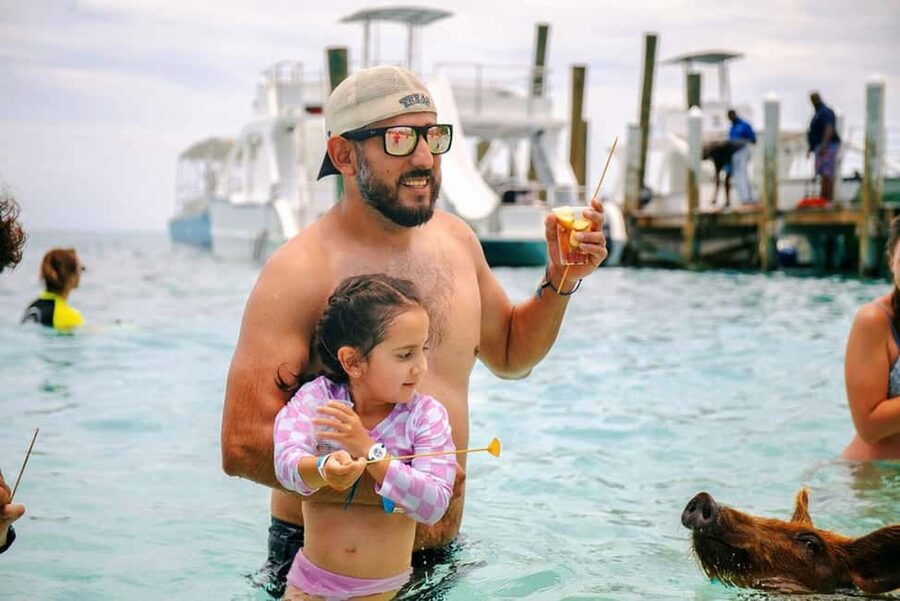 Nassau: Rose Island Swimming Pigs and Beach Day Group Tour - What $109 buys you