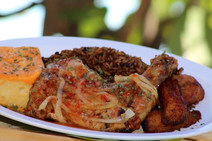 Nassau: Sip, Sample & See, Food & History Bus Tour - Rum cake, rum and bush tea