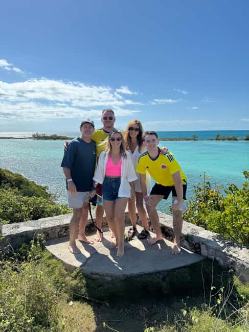 Nassau: Swimming Pigs and Turtles Boat Tour with Snorkeling - Three islands, three very different stops