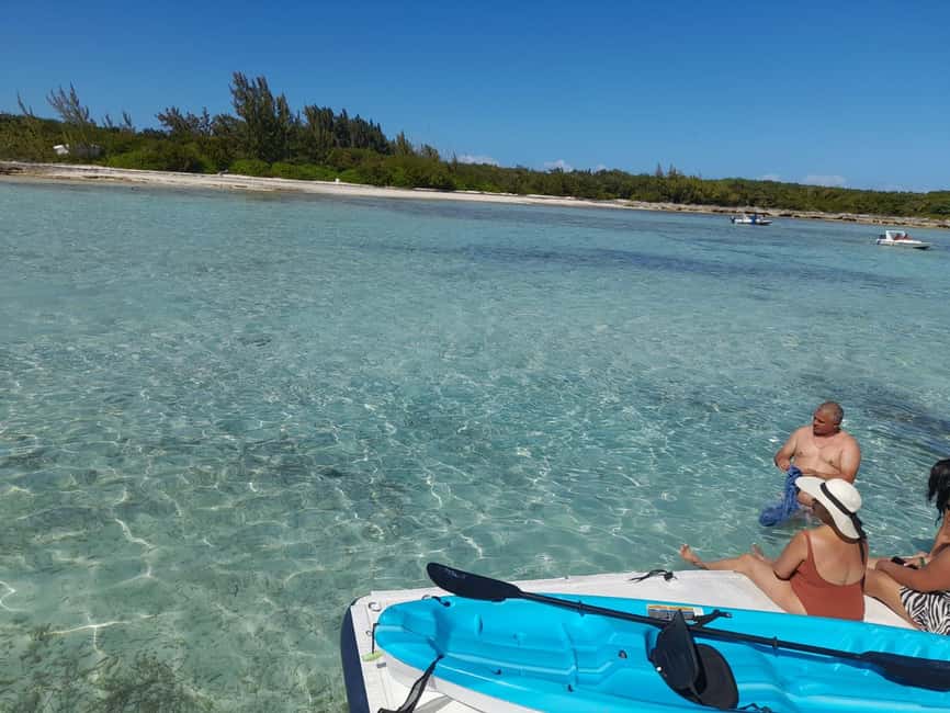 Nassau: Swimming Pigs Private Boat Tour - Up to 7 Persons - Who should book this boat trip