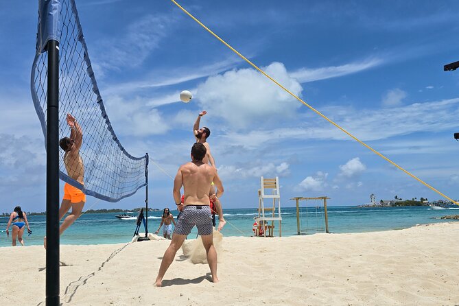 Nassau Swimming Pigs: Snorkeling, Lunch & Private Beach Club - Who will enjoy this Nassau pig tour most