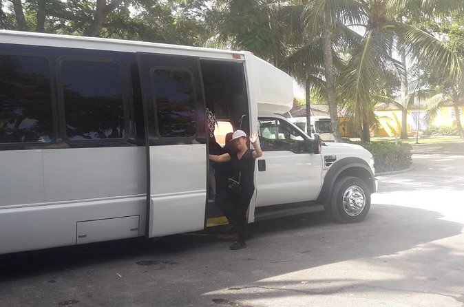 Nassau Transportation - Cruise Port Transfers and Resort Drop-Offs