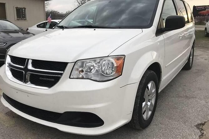 One Way Private Airport Transfer for 4 People or Less - What the 45-minute ride is really like