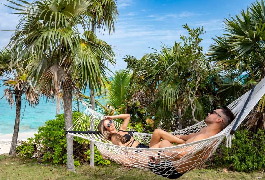 Paradise Island: Rose Island Tour with Swimming Pigs & Lunch - Drinks, rentals, and the beach bar