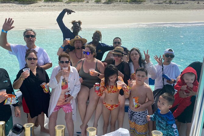 Pigs Beach, Green Turtle Cay, Rose Island Private Tour - Green Turtle Cay: a quiet stop for turtle watching
