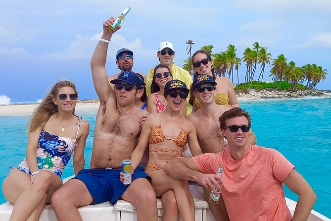 Private 4-Hour Rose Island charter Snorkeling Turtles & Beaching - Crew style and the value of a private charter