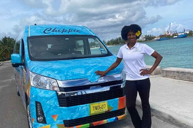 Private Airport/Hotels Transfers Nassau Bahamas - Friendly drivers are part of the experience