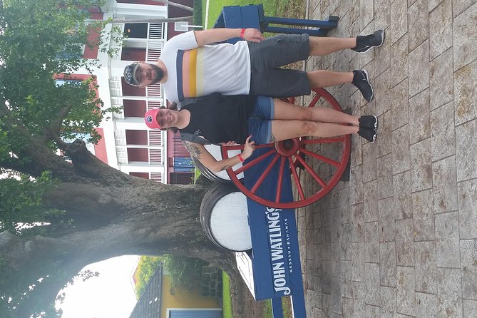 Private City Tour in Bahamas - Parliament Square and Rawson Square
