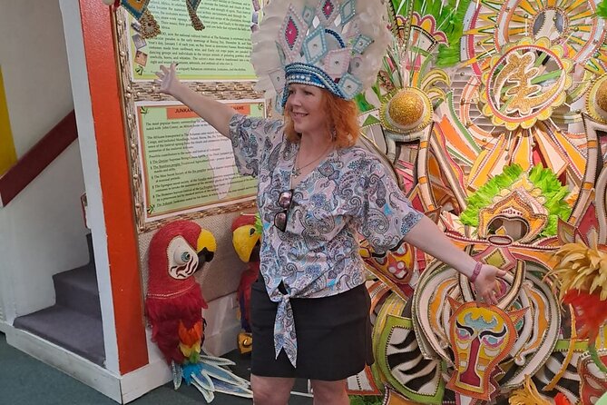 Private Guided Island Tour in Nassau Bahamas -Free Wifi & Drinks - Graycliff Heritage Village, chocolate, and ghost tunnels
