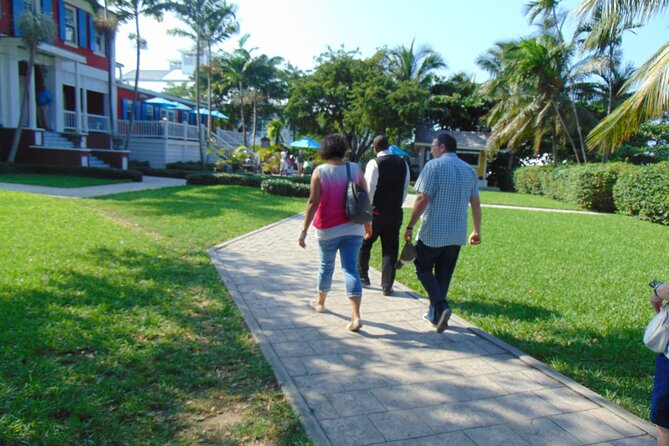 Private Guided Island Tour in Nassau Bahamas -Free Wifi & Drinks - Arawak Cay and the Fish Fry