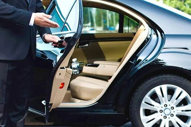 Private One-way Transfer Lynden Pindling Airport To Nassau - Should you book this Nassau airport ride?
