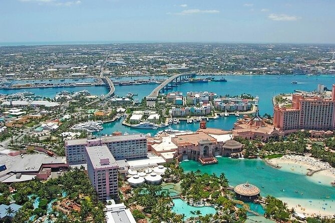 Private Roundtrip Minivan Airport Transfer to Paradise Island - What the private minivan ride is like