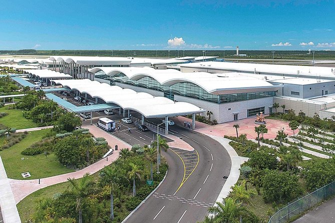 Private Roundtrip Minivan Airport Transfer - What the private minivan means for your group
