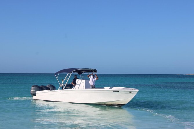 Private speed boat beach and bar hopping visiting Rose island - The floating bar and local beach stops