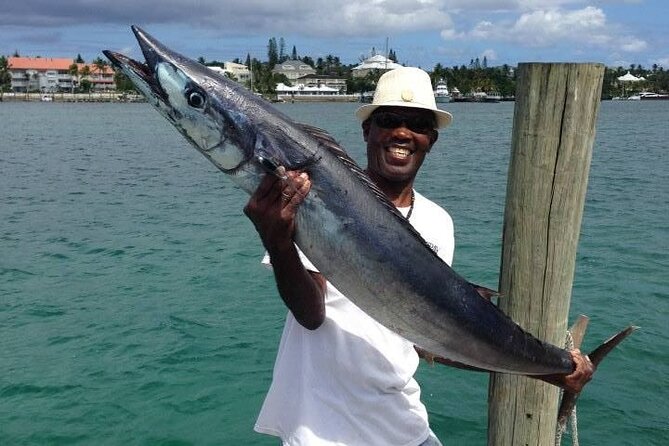 Private Speed Boat for Snorkeling or Fishing in Nassau - 34ft - Fishing with Captain Willy and the crew