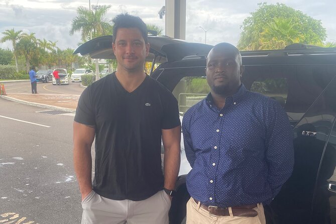 Private SUV One way Airport Transfer/Grocery & Liquor stop included - The roughly 30-minute ride to your accommodation