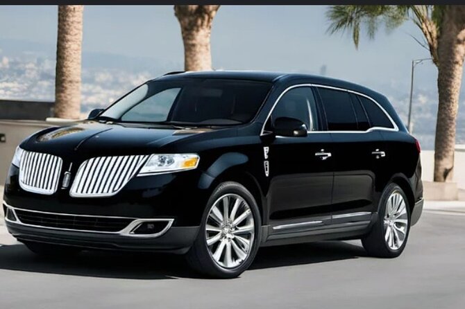Private Transport to Airport, Hotel, Port in Nassau Bahamas - What the driver service feels like in practice