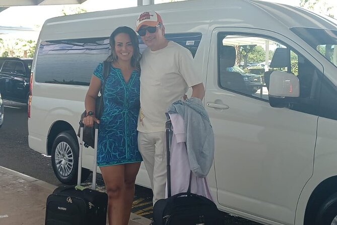 Private Transport to Airport, Hotel, Port in Nassau Bahamas - Airport pickup with your name on the sign
