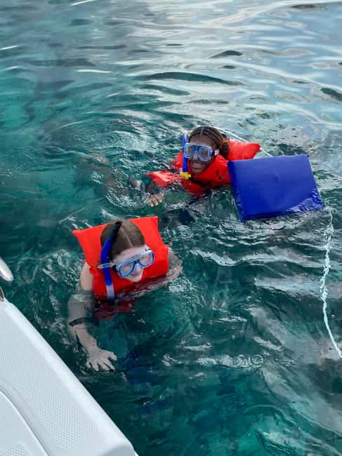 Rose Island: Pig Beach, Snorkeling, Sea Turtles, Beach - Leaving Nassau from Montague Dock