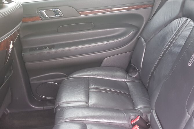 Round trip Airport Private Transfer (Nassau Limousine) - What the sedan and SUV options really mean